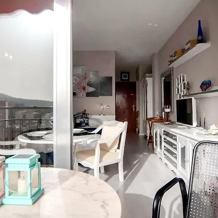 Holiday Avenida De Los Manantiales Apartamento